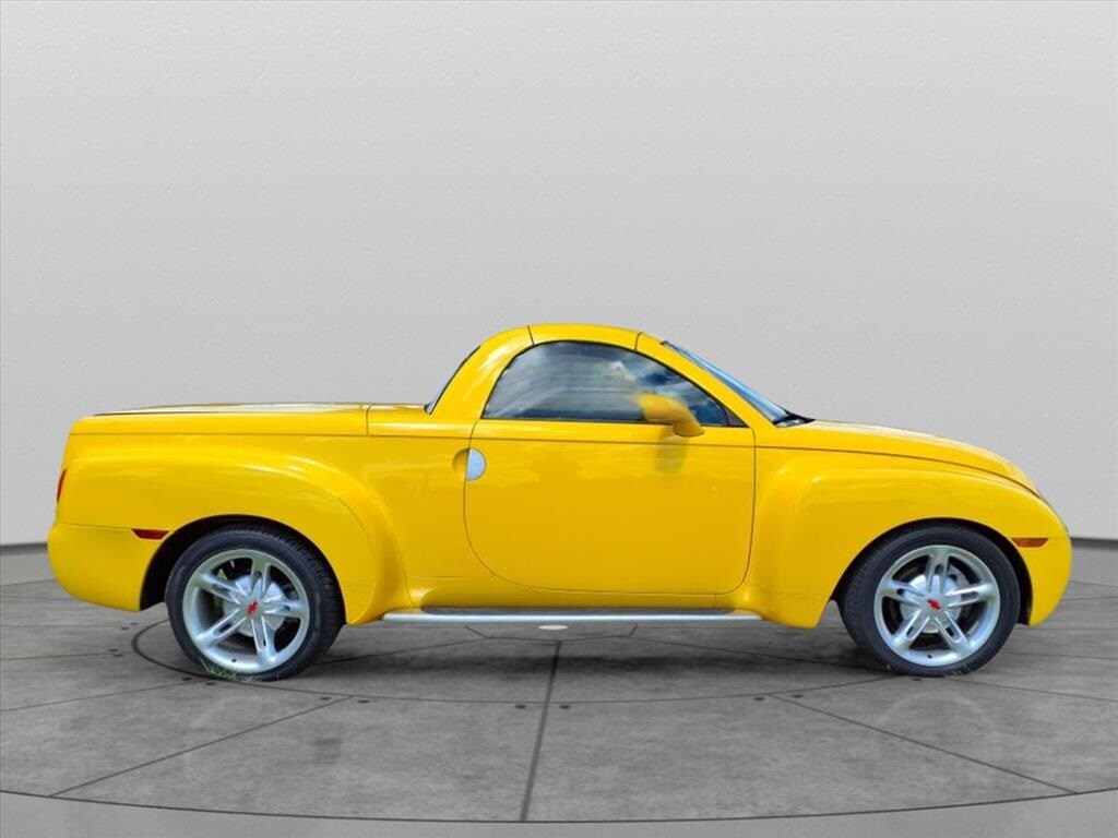 2003 Chevrolet SSR photo 4