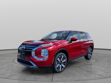 2025 Mitsubishi Outlander SE SUV