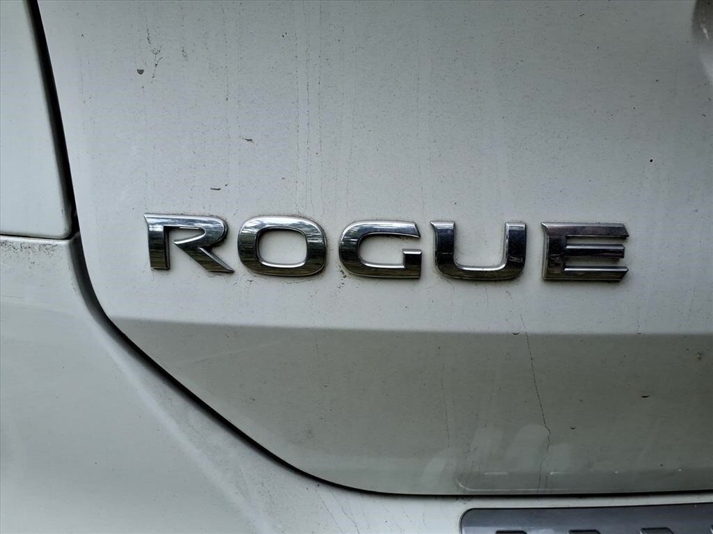 2016 Nissan Rogue SV photo 4