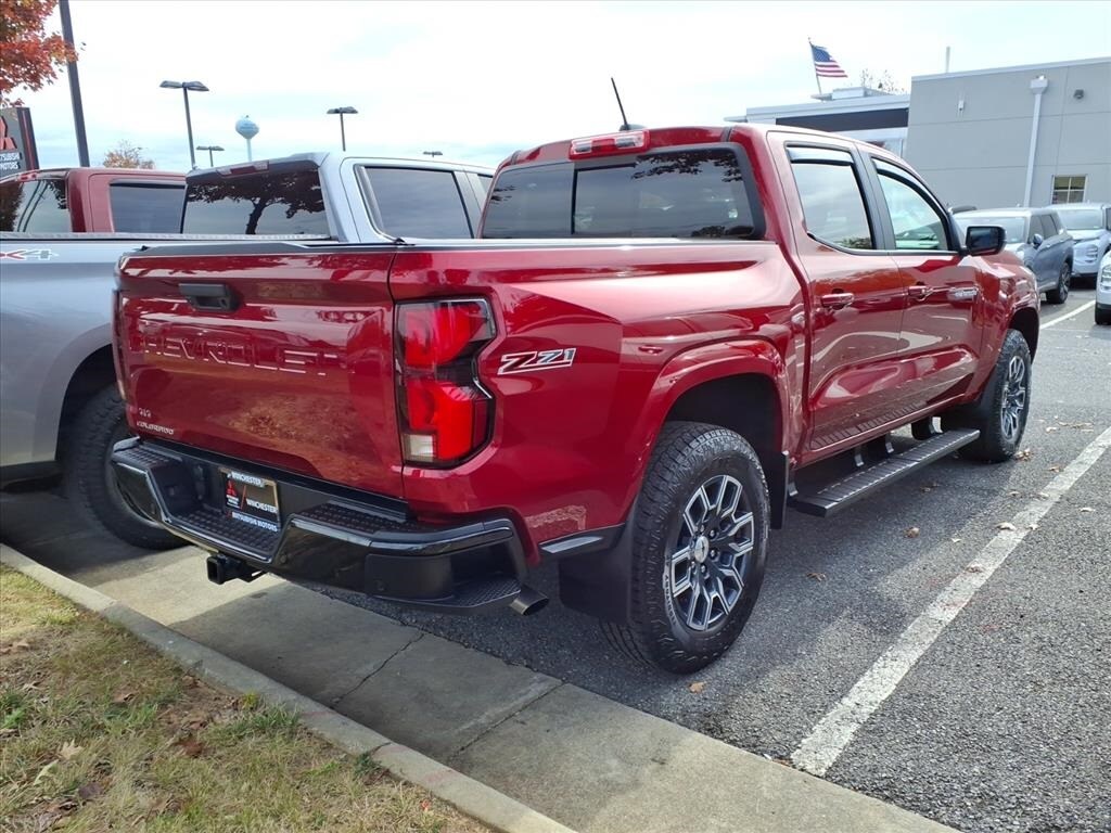 2025 Chevrolet Colorado Z71 photo 3