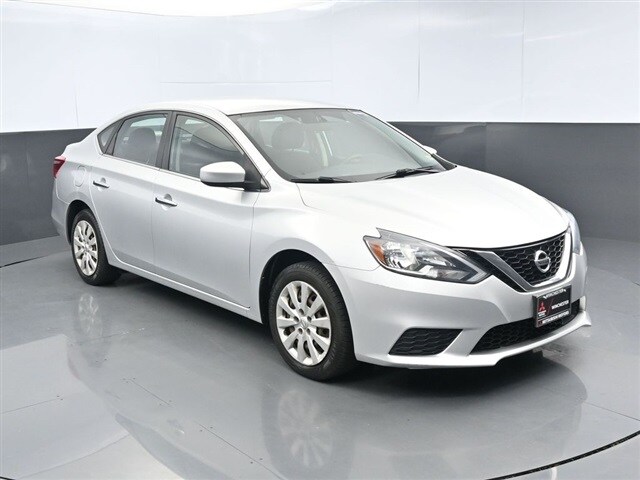 2018 Nissan Sentra S photo 3