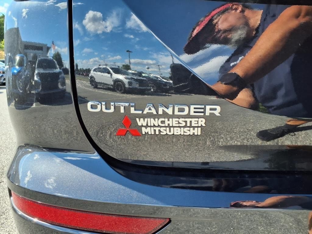 2025 Mitsubishi Outlander SEL Platinum Edition - Photo 8