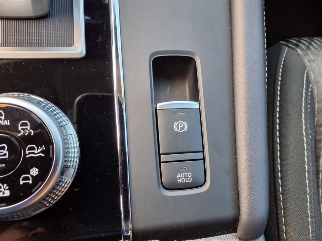 2025 Mitsubishi Outlander Plug-in Hybrid ES - Photo 22