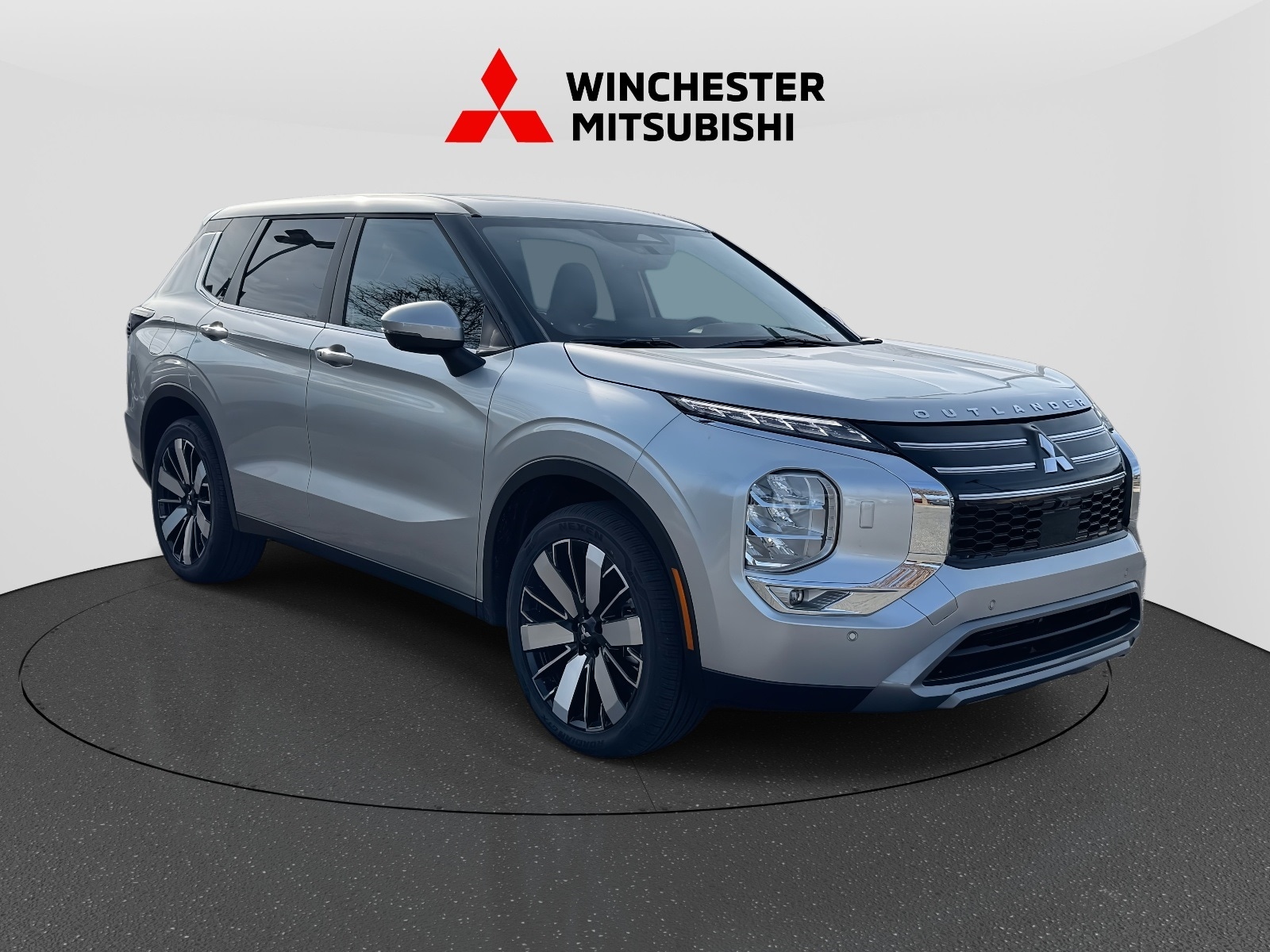2025 Mitsubishi Outlander SE's photo