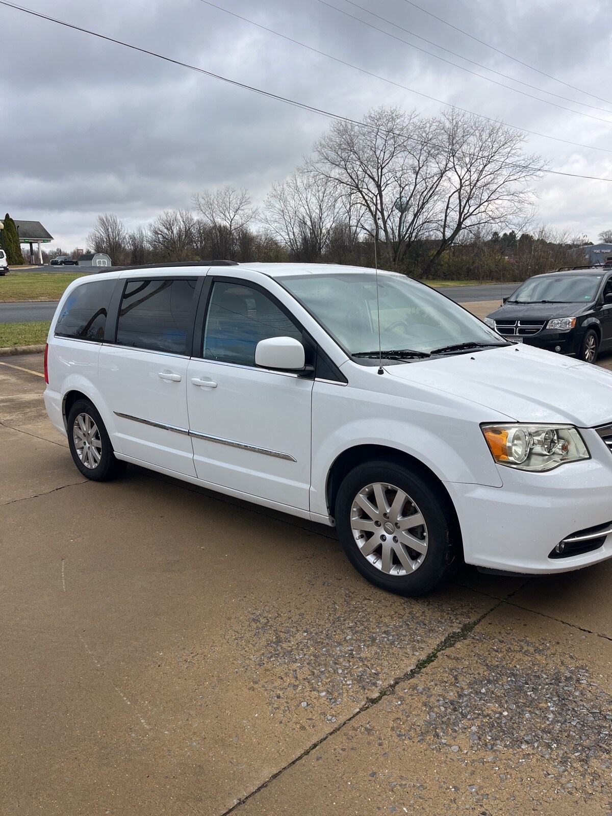 2016 Chrysler Town & Country Touring photo 4