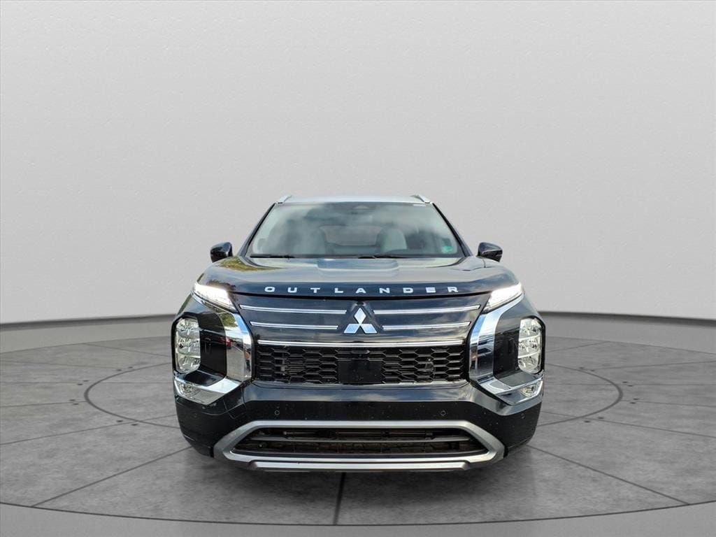 New 2025 Mitsubishi Outlander Platinum Edition SUV