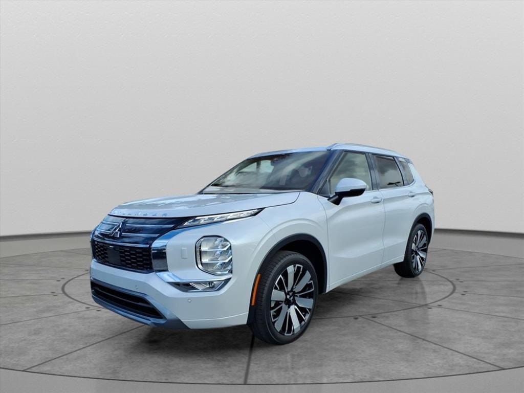 2025 Mitsubishi Outlander SEL's photo