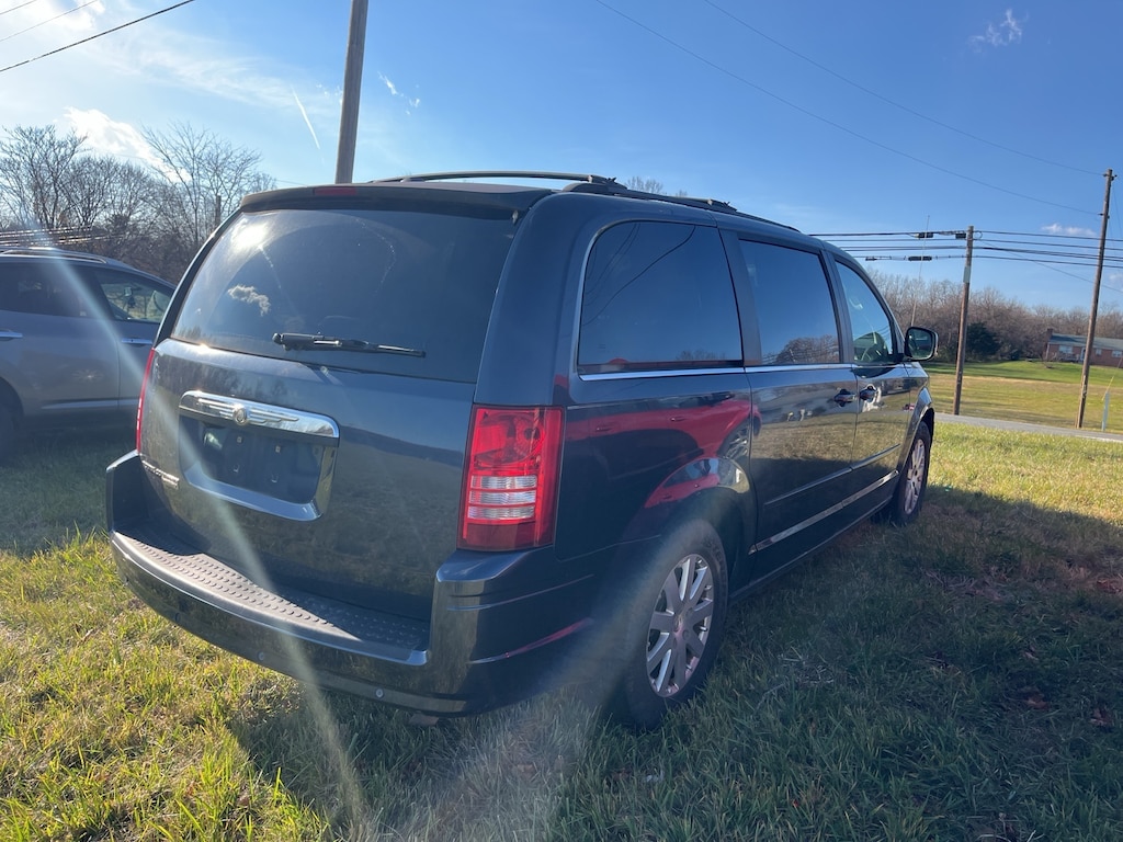 Used 2008 Chrysler Town & Country Touring Minivan/Van