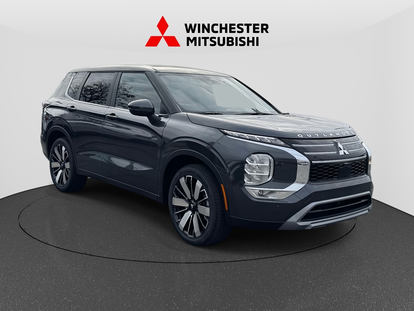 2025 Mitsubishi Outlander SE's photo