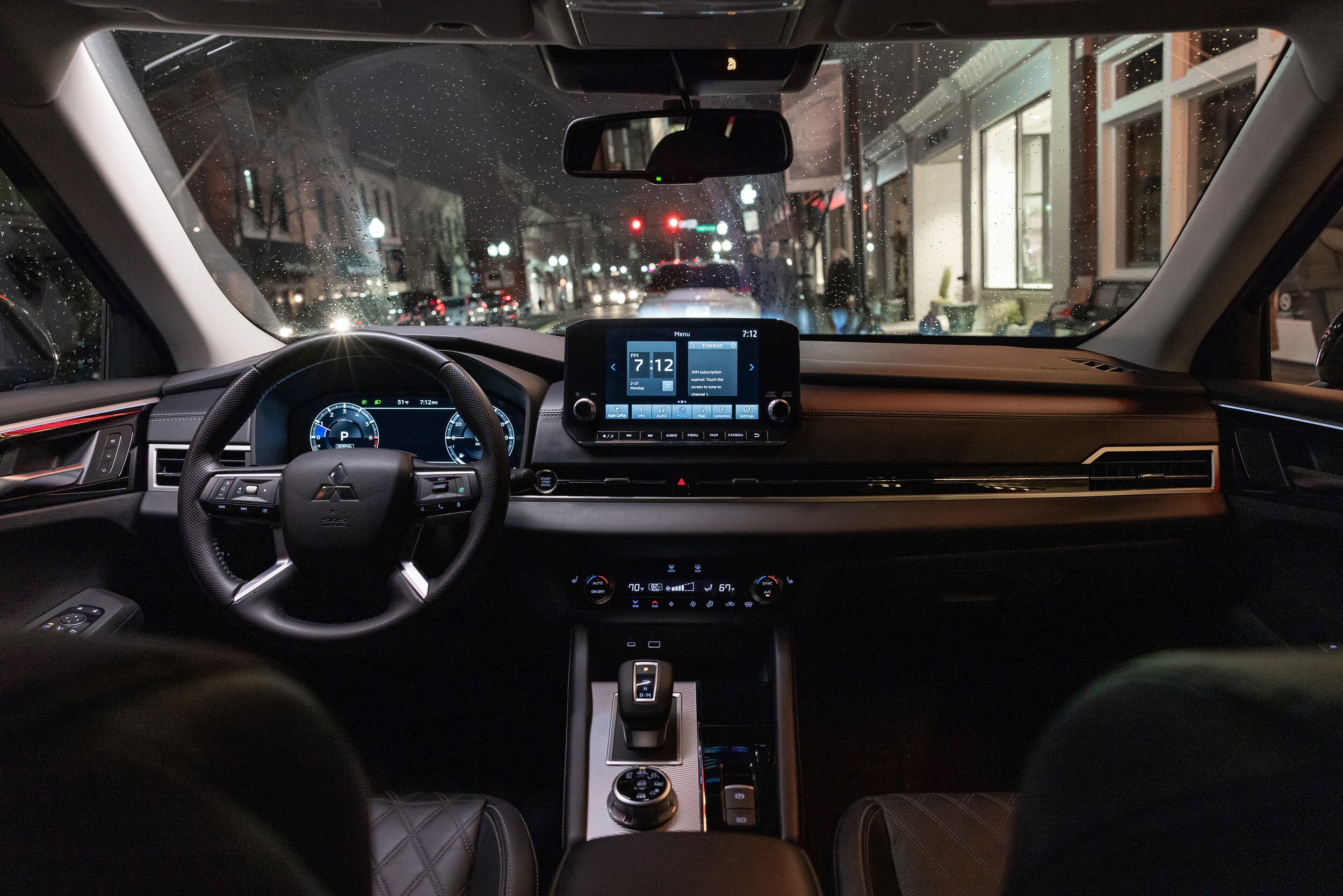 Outlander front dash & infotainment screen