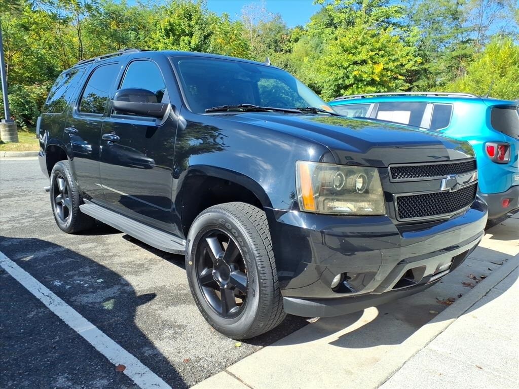 2013 Chevrolet Tahoe LT photo 2