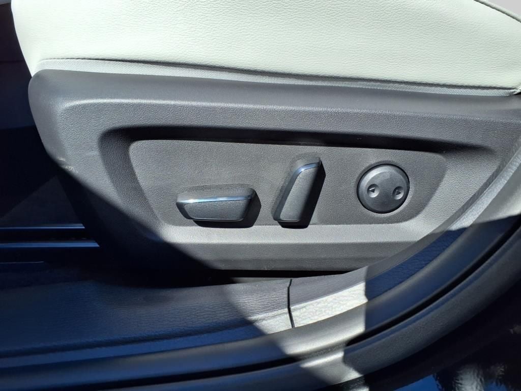 2025 Mitsubishi Outlander SEL Platinum Edition - Photo 14