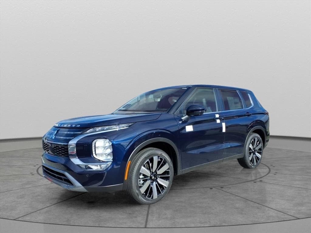 2025 Mitsubishi Outlander SE's photo