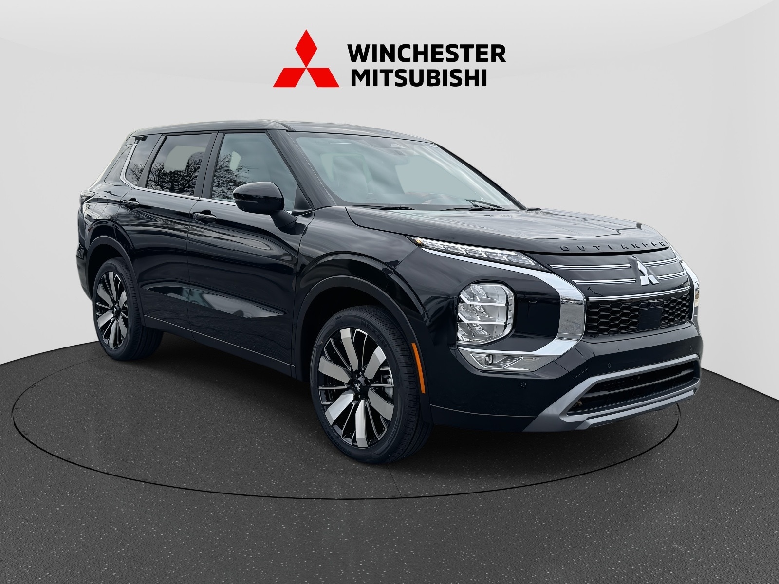 2025 Mitsubishi Outlander SE's photo