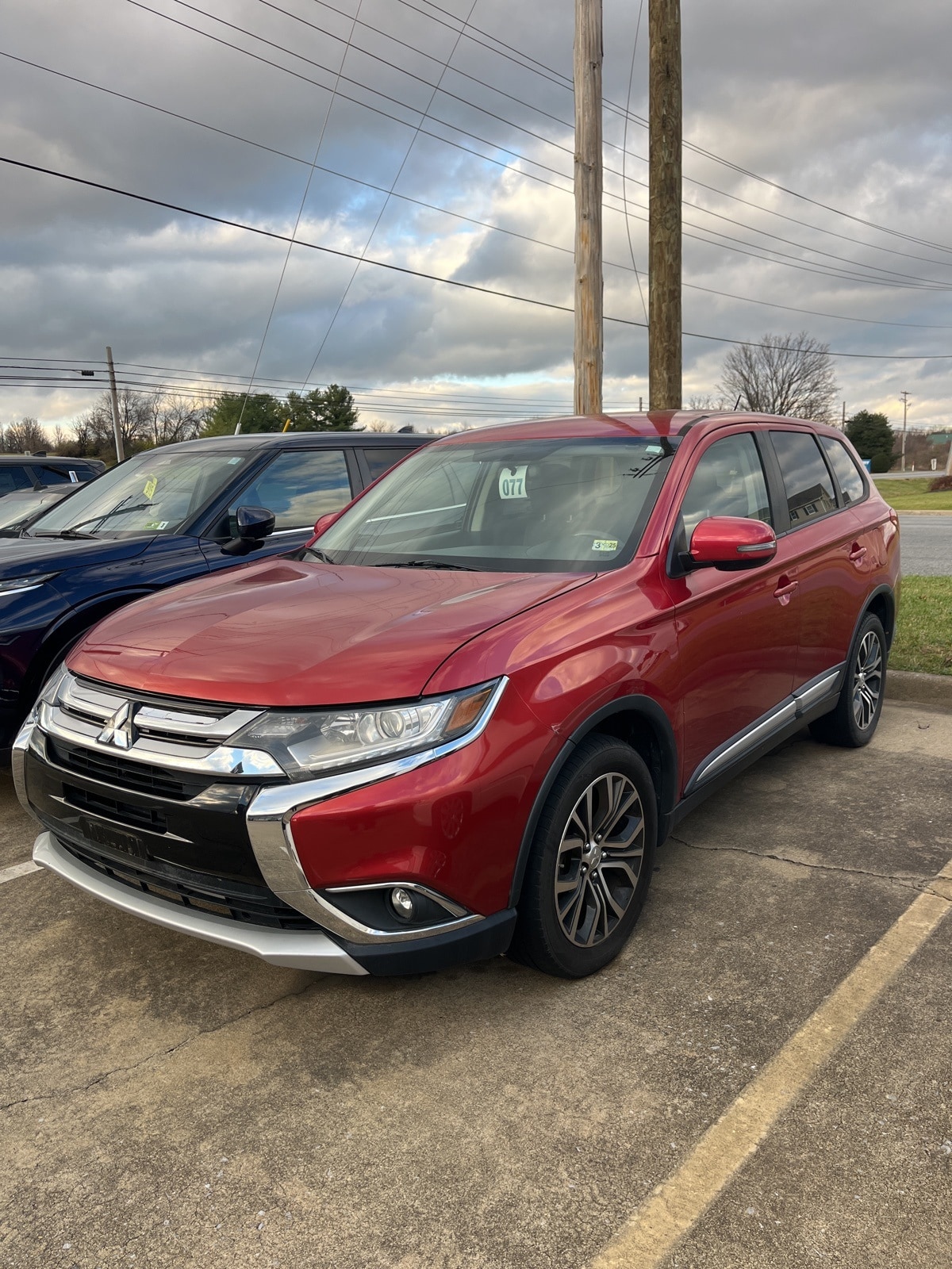 2016 Mitsubishi Outlander SE's photo