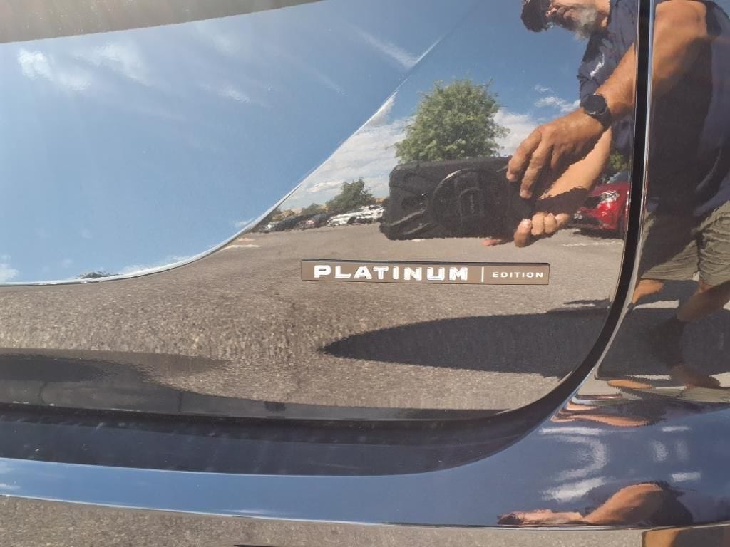 2025 Mitsubishi Outlander SEL Platinum Edition - Photo 9
