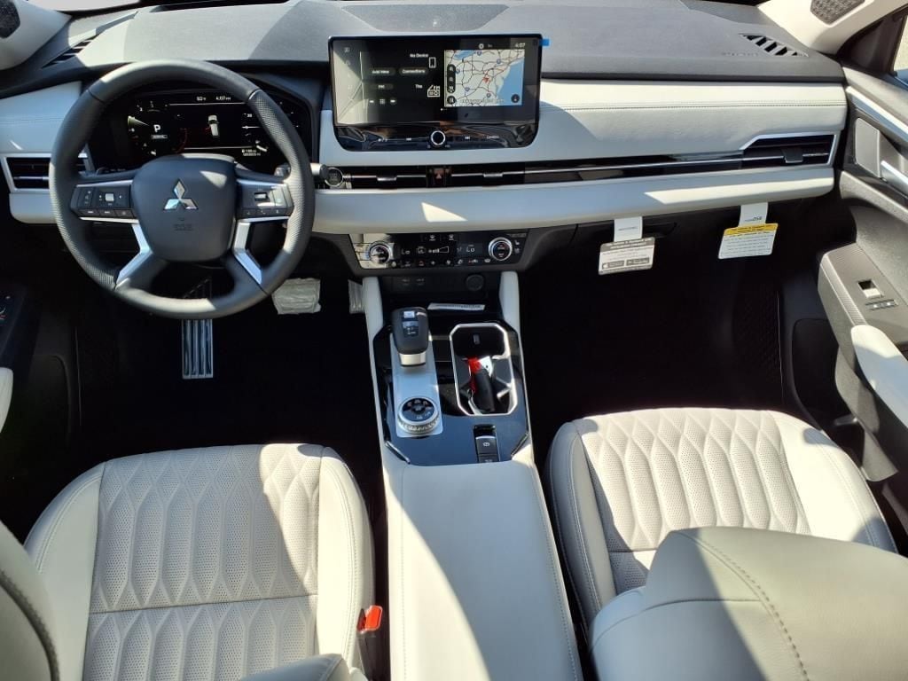 2025 Mitsubishi Outlander SEL Platinum Edition - Photo 10