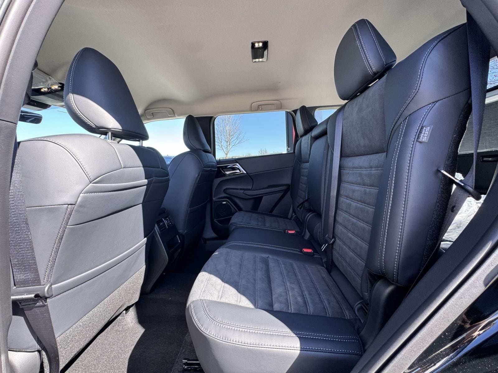 2026 Mitsubishi Outlander SE - Photo 12