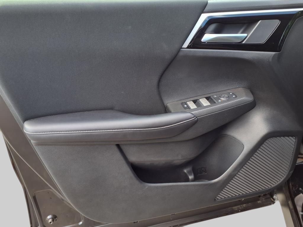 2025 Mitsubishi Outlander Plug-in Hybrid ES - Photo 12