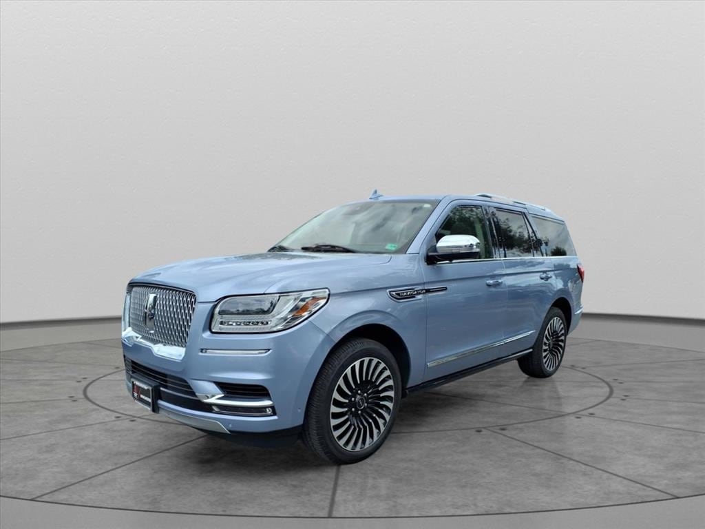 2021 Lincoln Navigator Black Label's photo