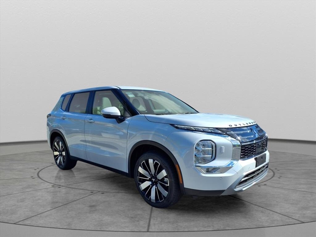 New 2025 Mitsubishi Outlander SE SUV