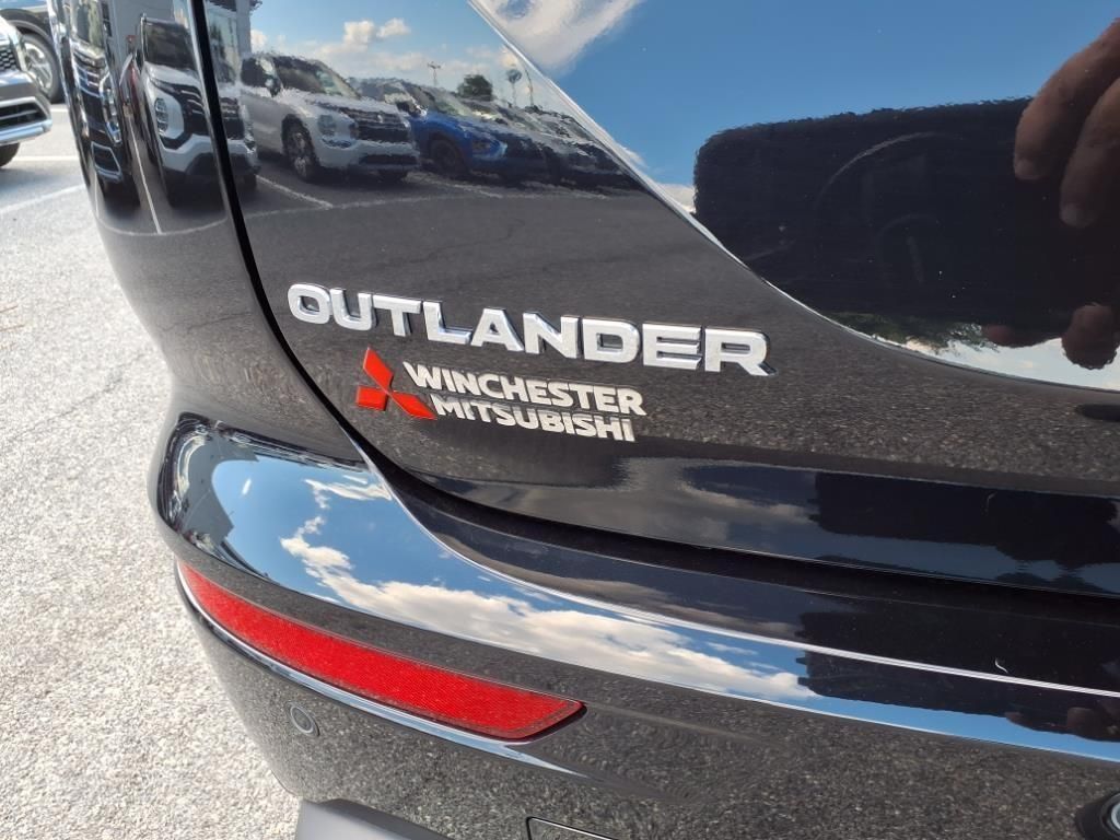 2025 Mitsubishi Outlander Plug-in Hybrid ES - Photo 7