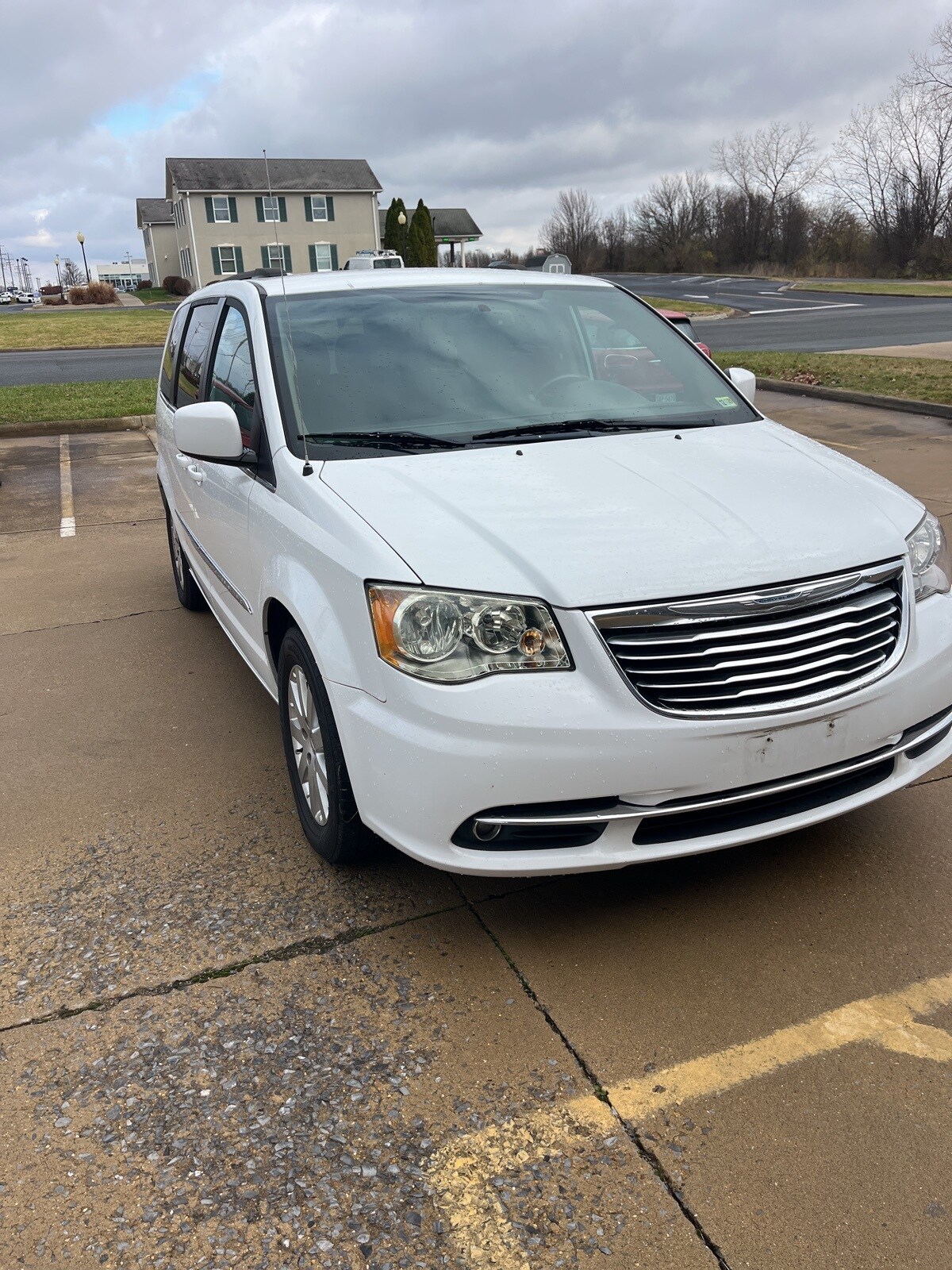 2016 Chrysler Town & Country Touring photo 3