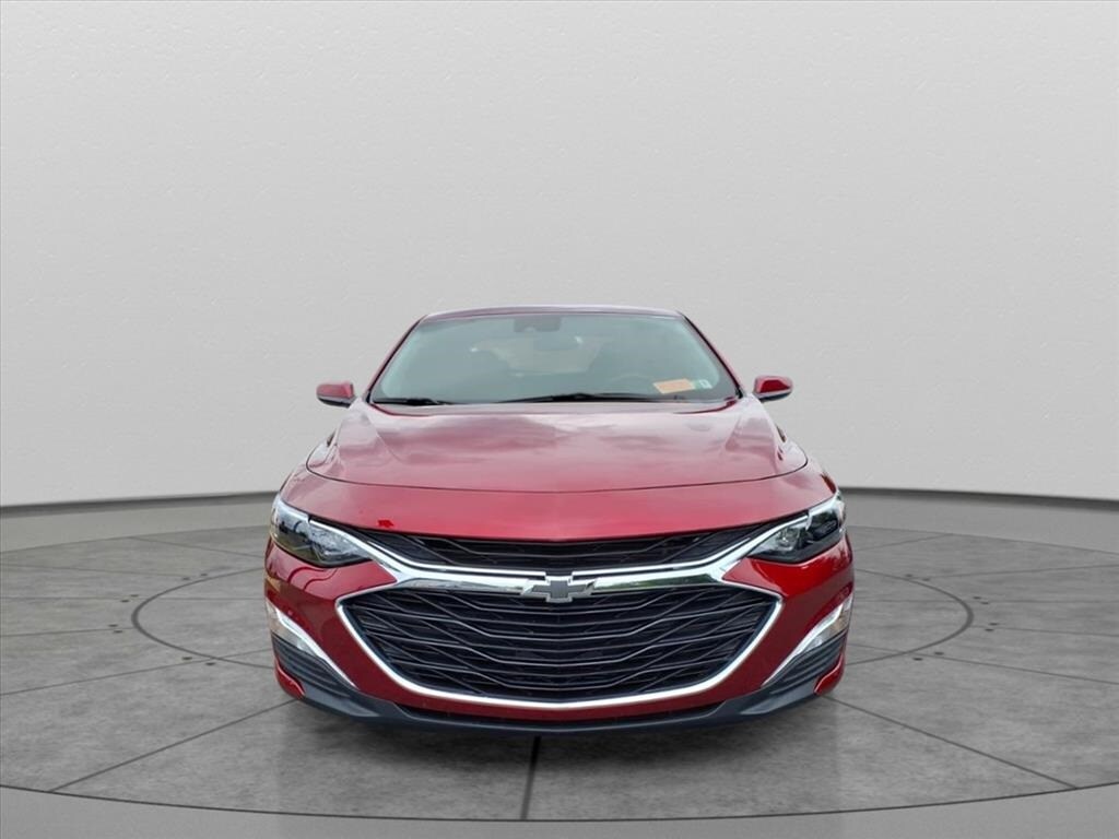 2024 Chevrolet Malibu RS photo 2