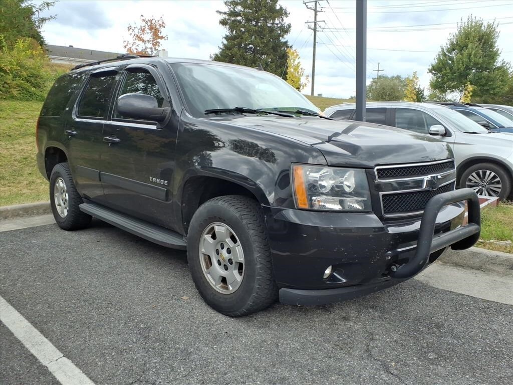 2013 Chevrolet Tahoe LT photo 2