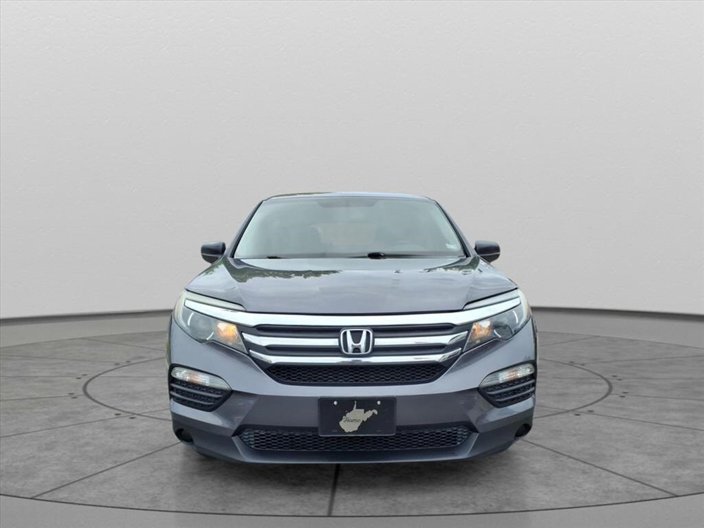 2017 Honda Pilot LX photo 2