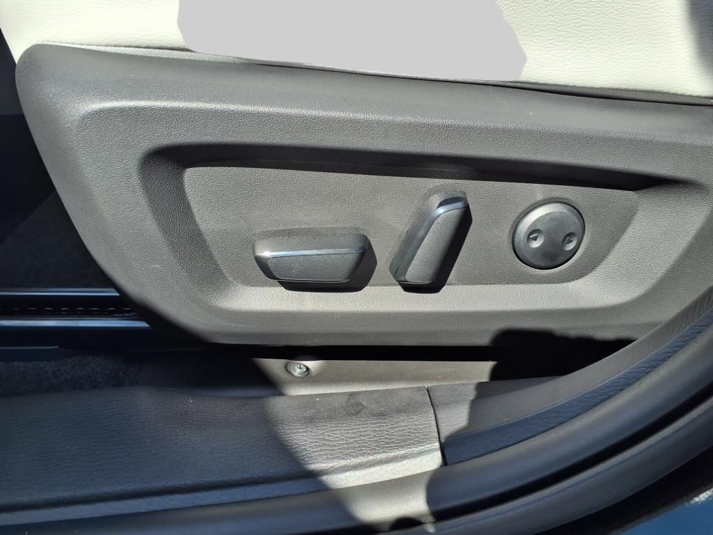 2025 Mitsubishi Outlander SEL Platinum Edition - Photo 14