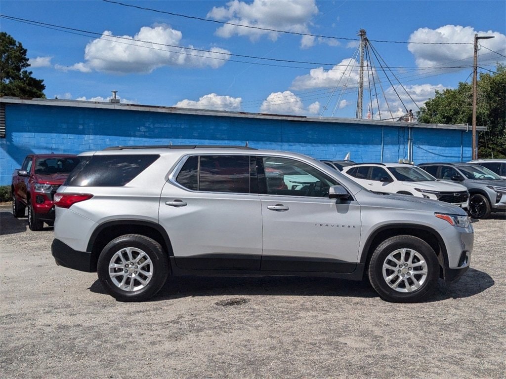 Used 2019 Chevrolet Traverse 1LT with VIN 1GNEVGKW5KJ301790 for sale in Kingstree, SC