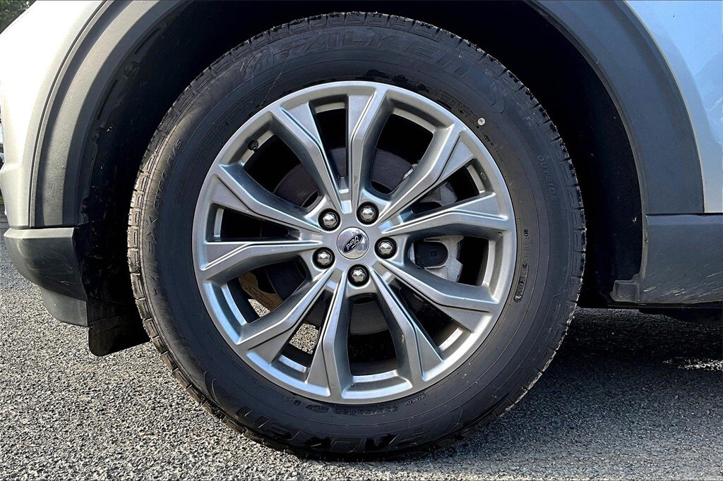 Image 8 of 2021 Ford Explorer Limited SUV