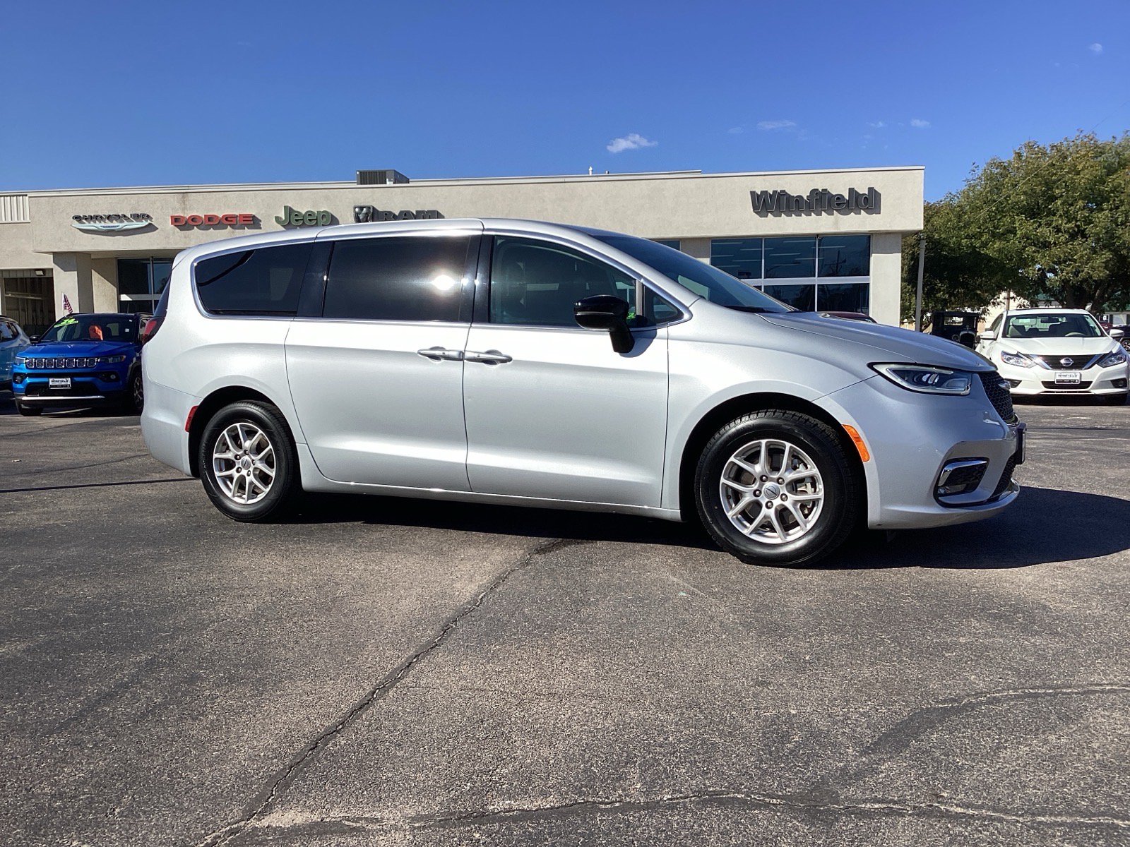 2024 Chrysler Pacifica Touring L