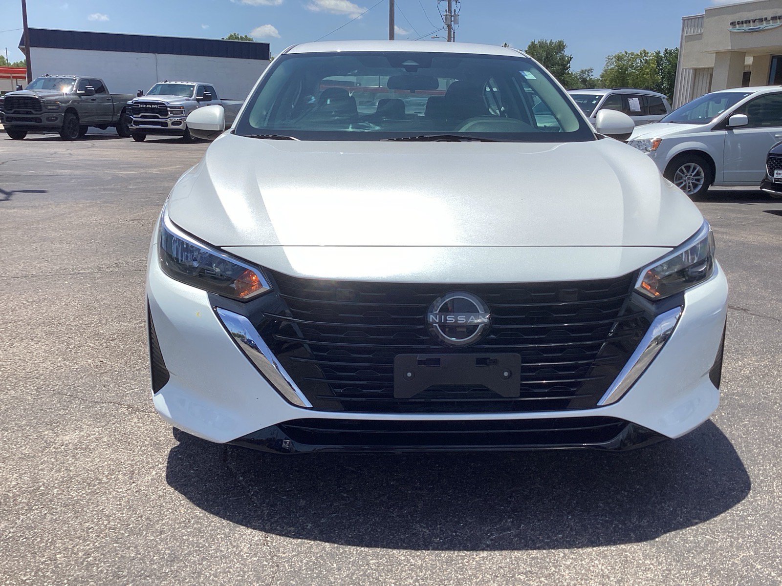 Used 2024 Nissan Sentra SV with VIN 3N1AB8CV5RY293775 for sale in Winfield, KS