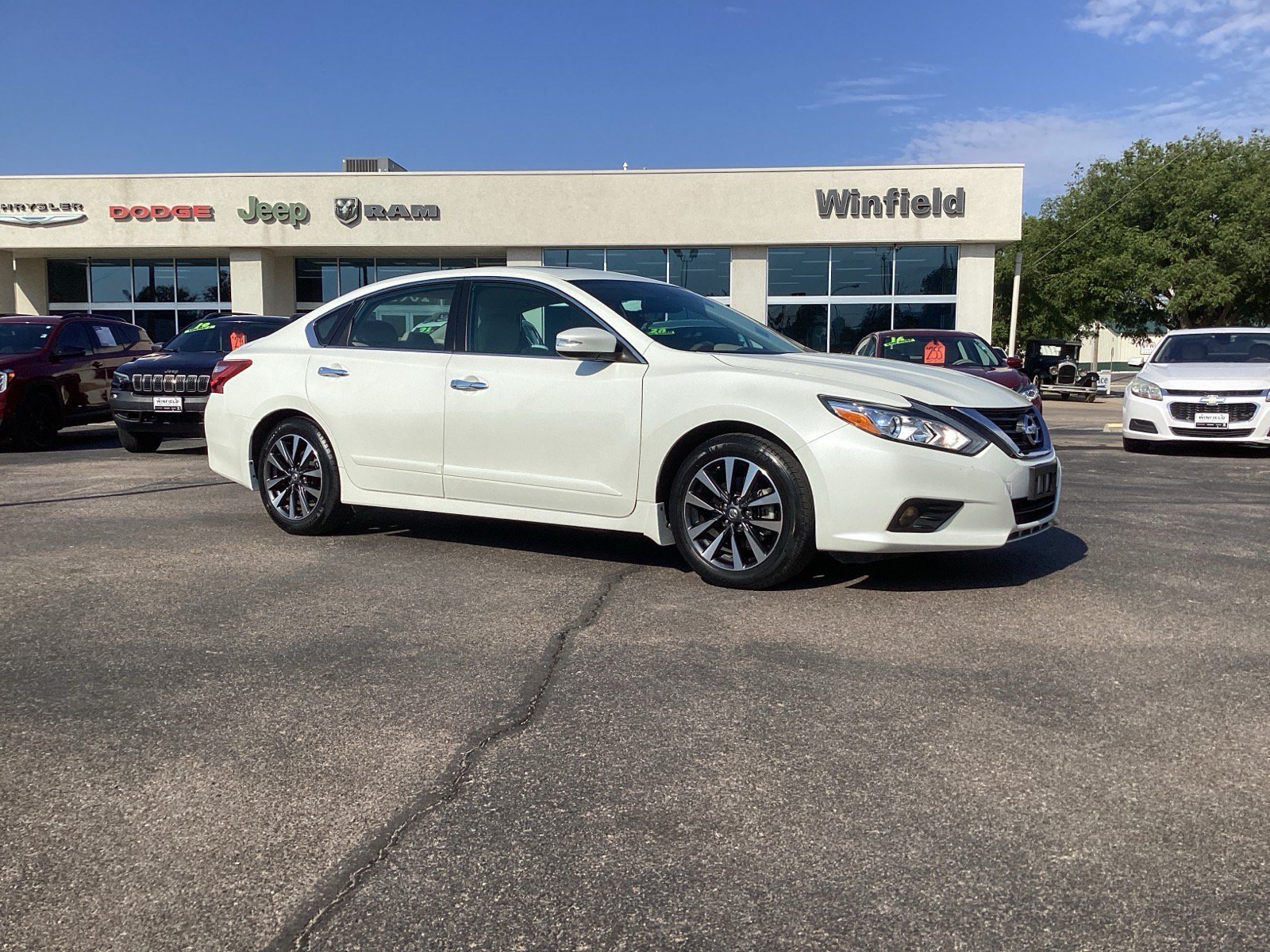 Used 2016 Nissan Altima SL with VIN 1N4AL3AP7GC226320 for sale in Winfield, KS