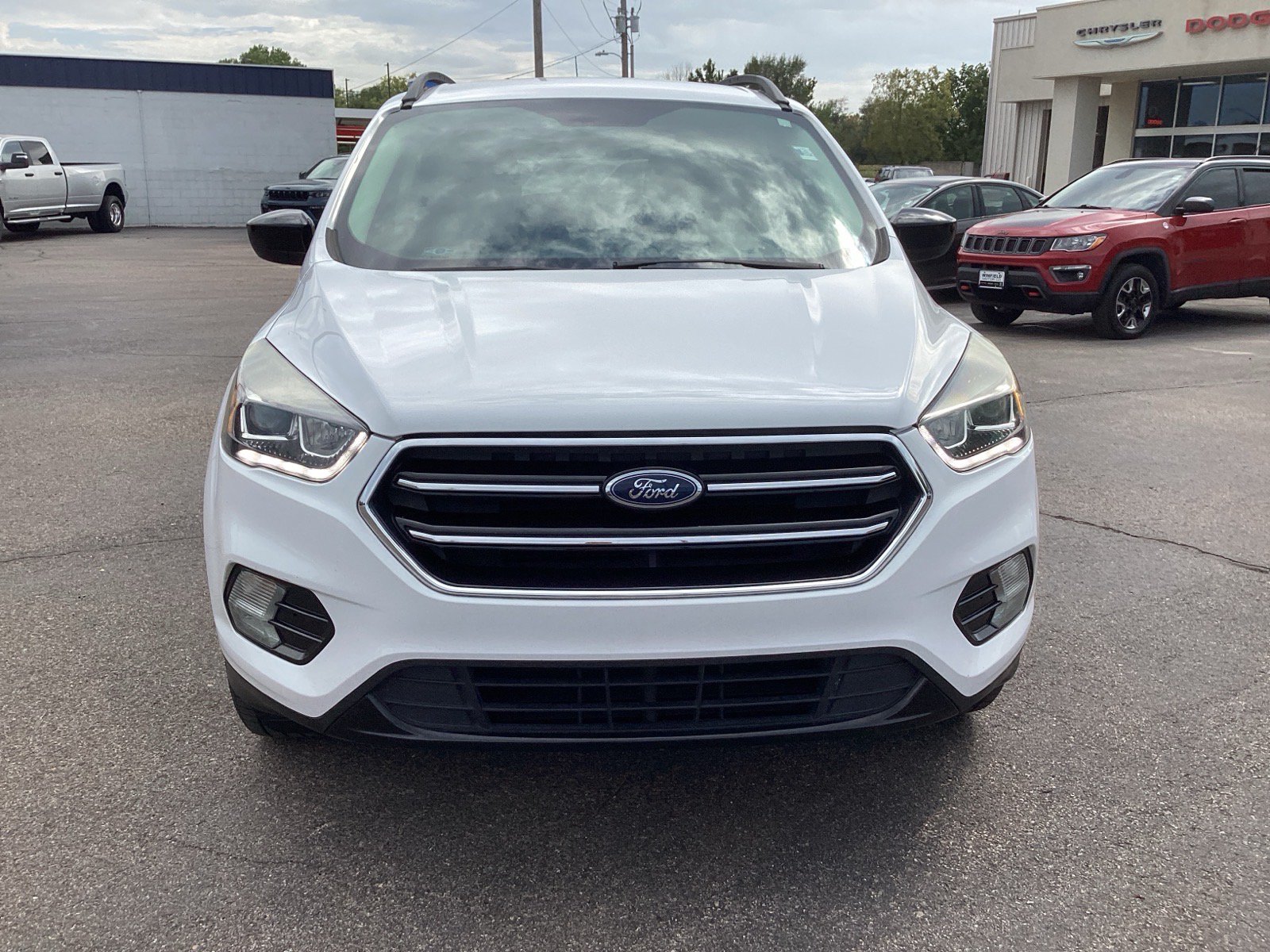 Used 2019 Ford Escape SE with VIN 1FMCU9GD9KUA47419 for sale in Winfield, KS