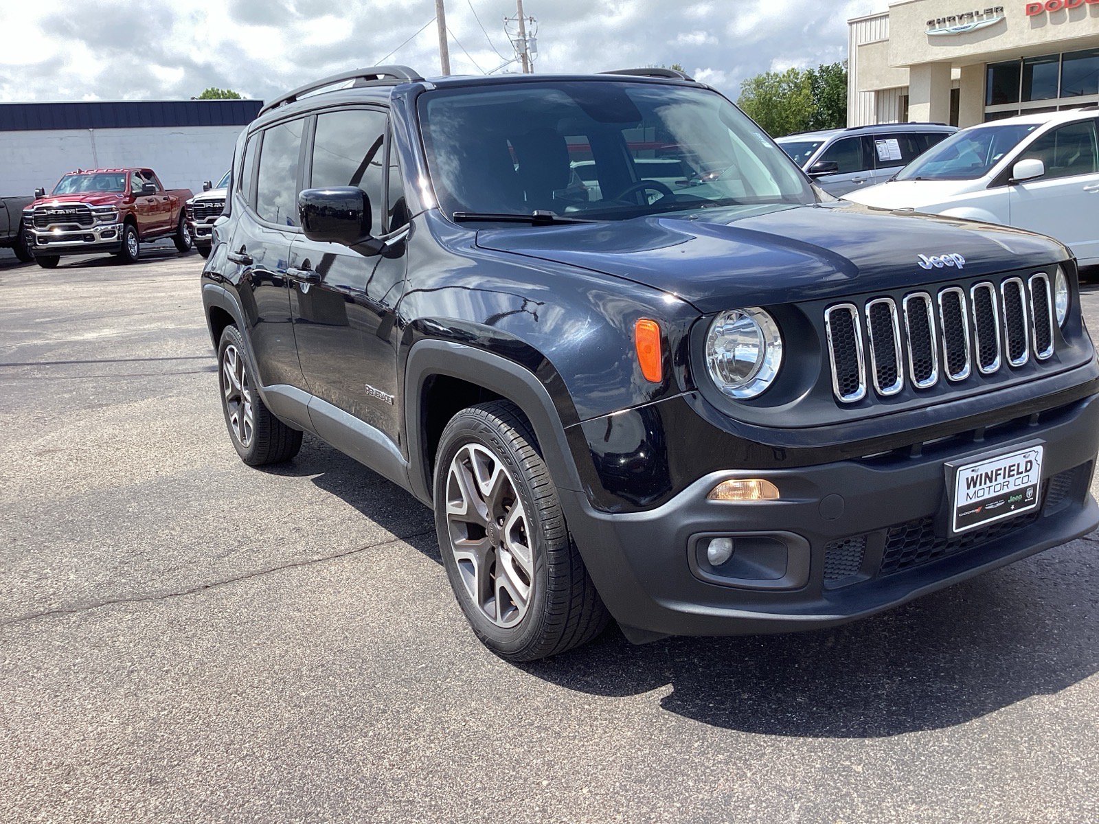 Used 2018 Jeep Renegade Latitude with VIN ZACCJABB8JPJ09779 for sale in Winfield, KS