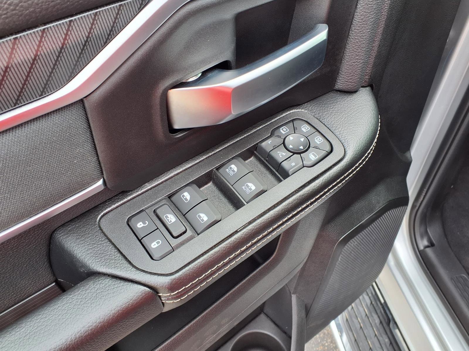 2026 RAM 3500 Big Horn - Photo 12
