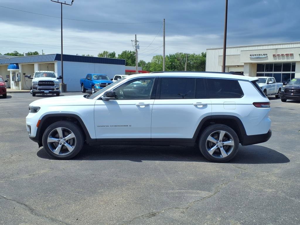 Used 2021 Jeep Grand Cherokee L Limited with VIN 1C4RJKBG0M8139756 for sale in Winfield, KS