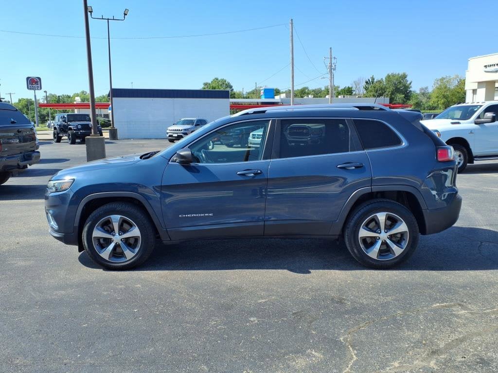 Used 2019 Jeep Cherokee Limited with VIN 1C4PJMDX8KD472226 for sale in Winfield, KS