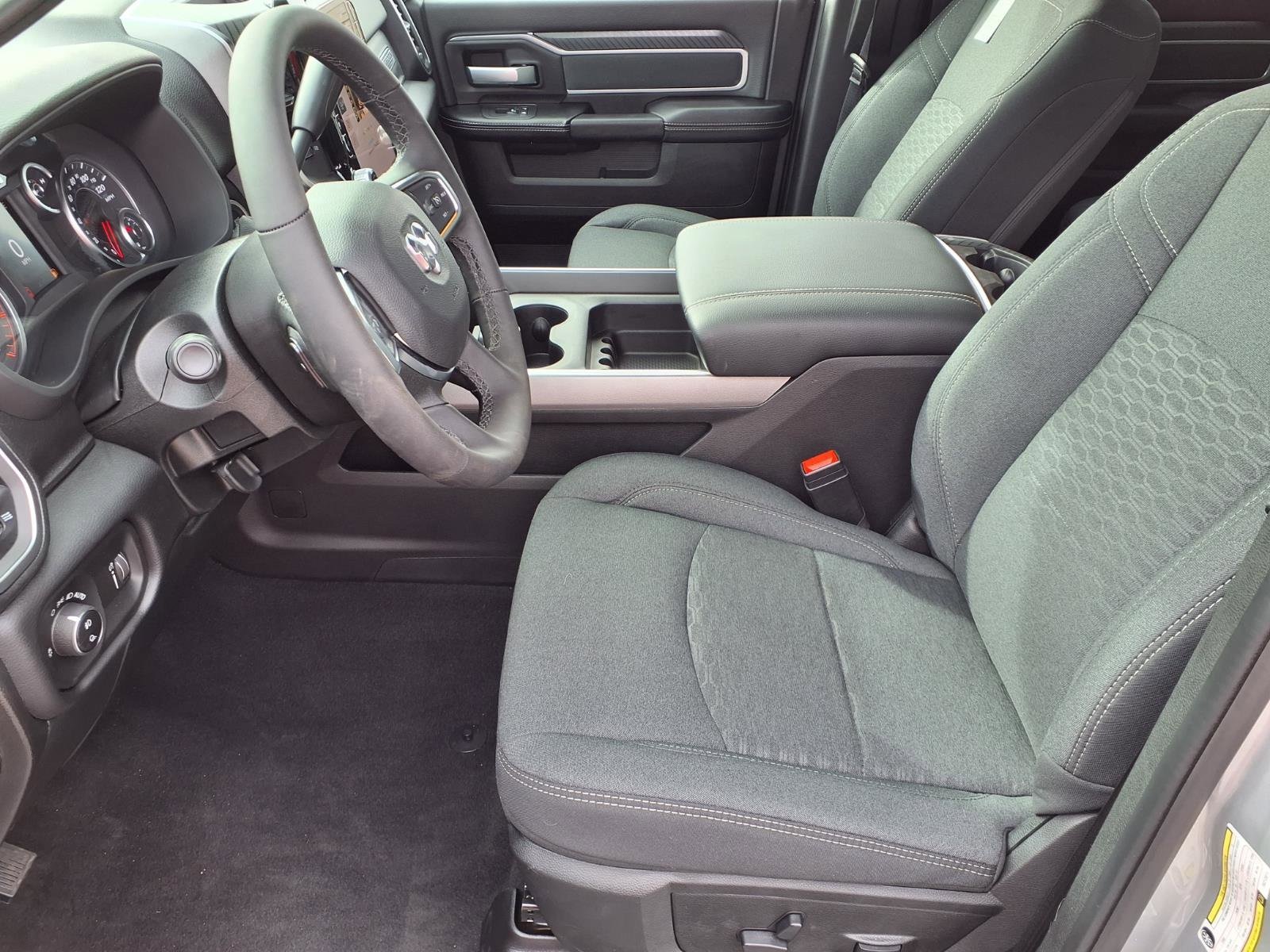 2026 RAM 3500 Big Horn - Photo 11