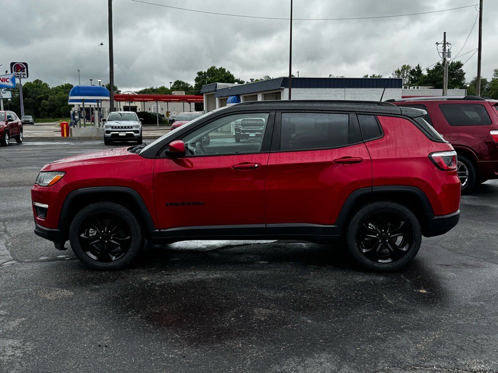 Used 2019 Jeep Compass Altitude with VIN 3C4NJCBB8KT638733 for sale in Winfield, KS