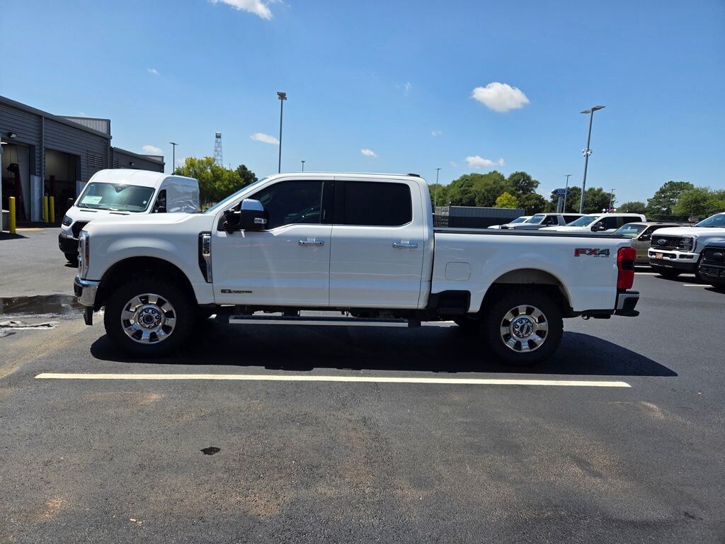 Used 2024 Ford F-250SD Lariat Truck