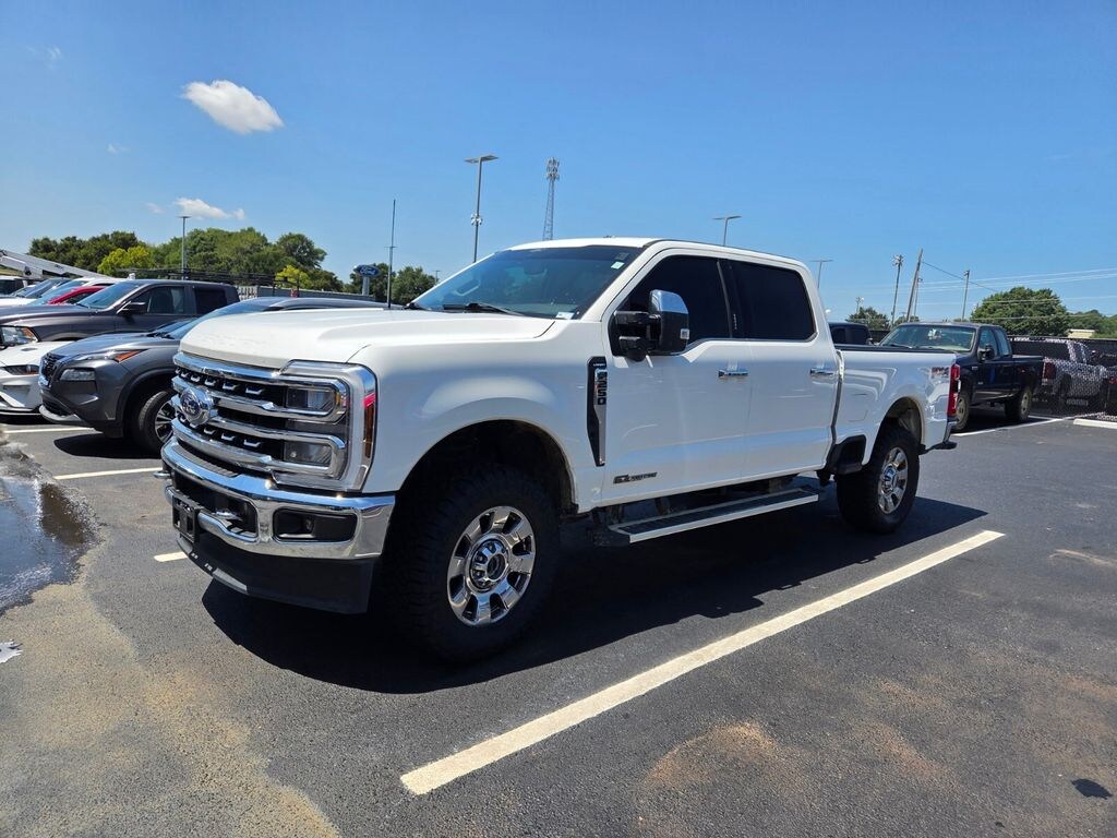 Used 2024 Ford F-250SD Lariat Truck
