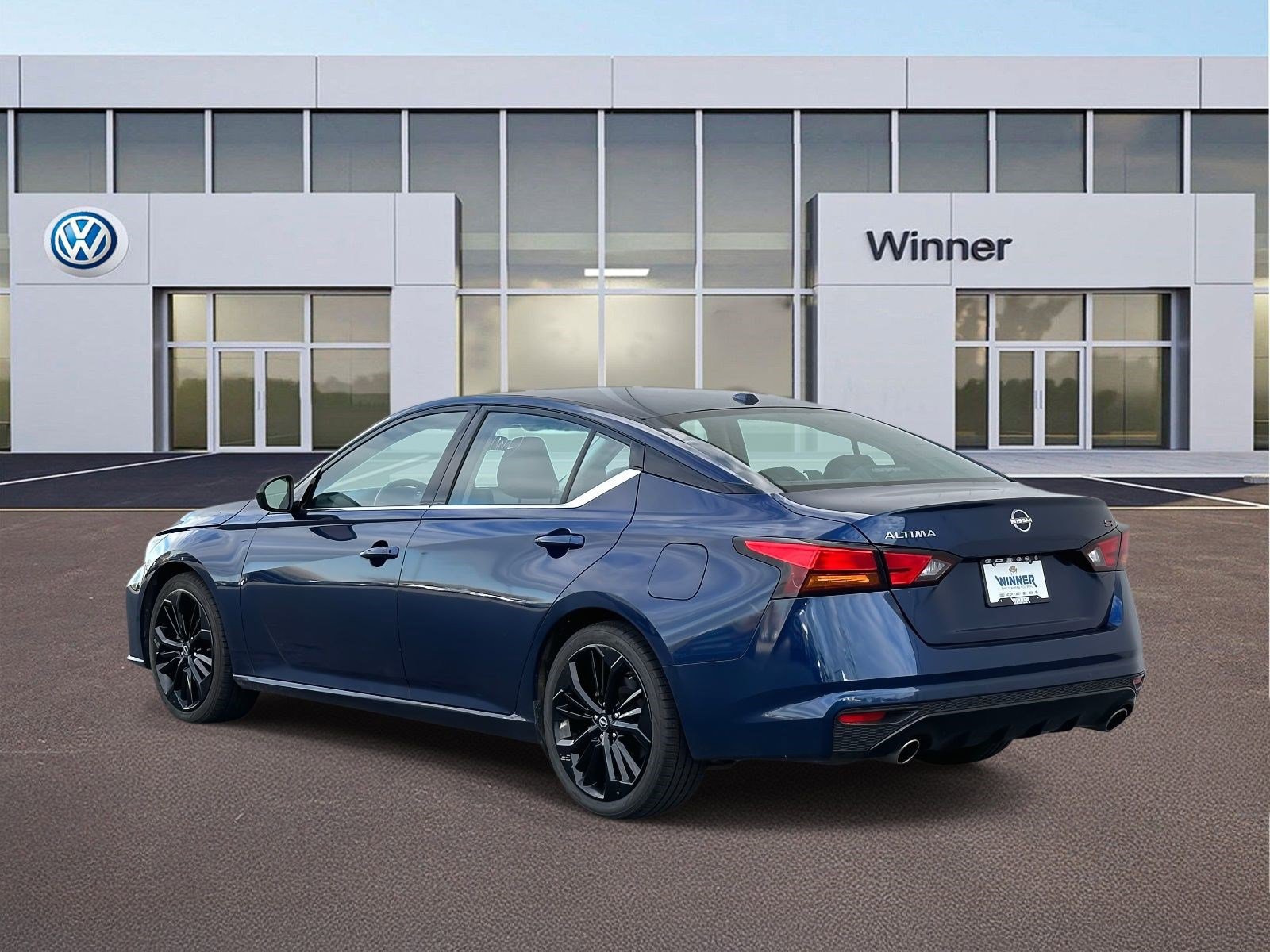 2023 Nissan Altima 2.5 SR photo 3