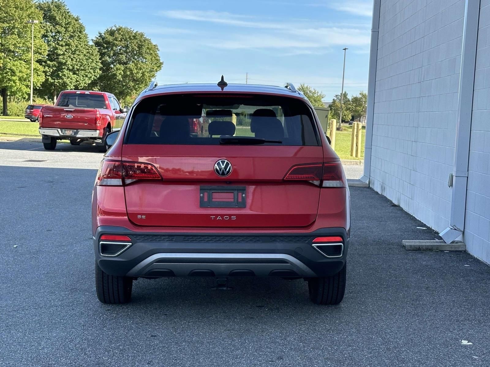 2022 Volkswagen Taos SE photo 3