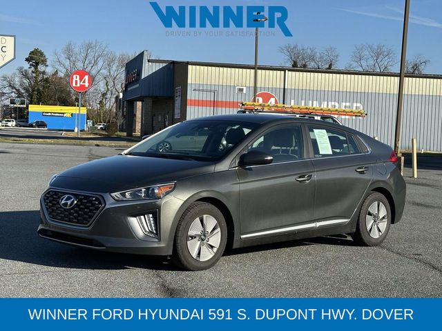 2022 Hyundai Ioniq SE's photo