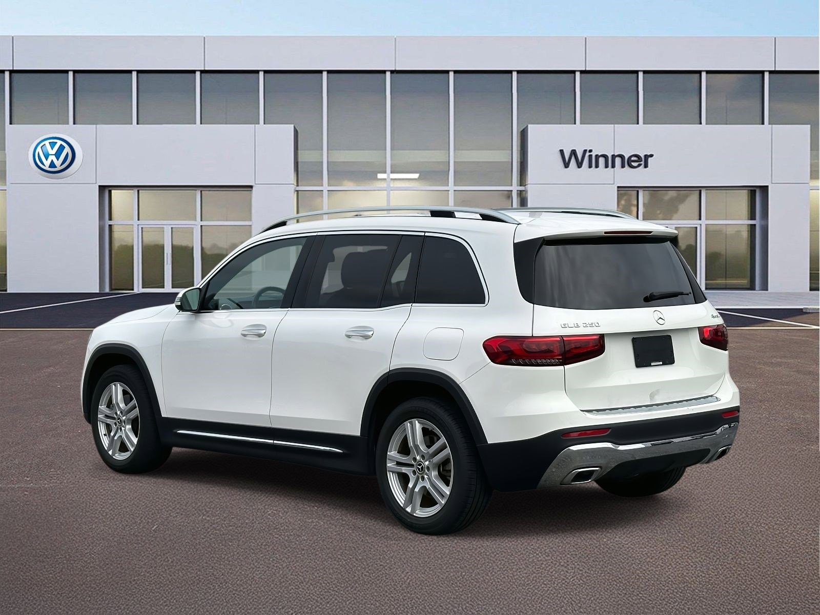2023 Mercedes Benz GLB 250 4MATIC photo 2