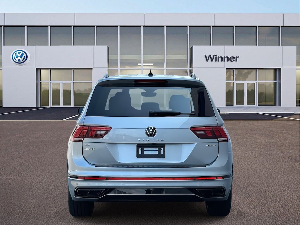 Used 2023 Volkswagen Tiguan SE R-Line Black 2.0T SE R-Line Black 4MOTION